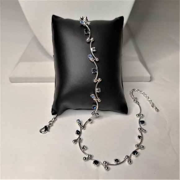 LOVELY NECKLACE WITH CRYSTAL ACCENTS - Picture 7 of 9